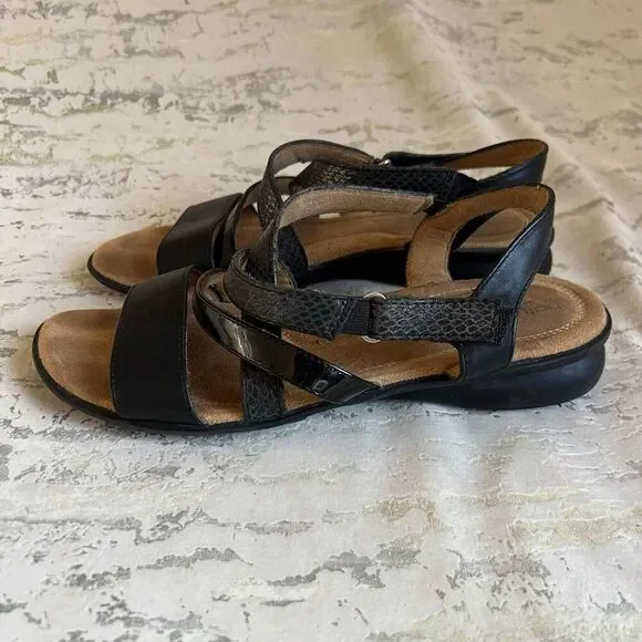Natural Soul Leather Strappy Sandals - Picture 6 of 8